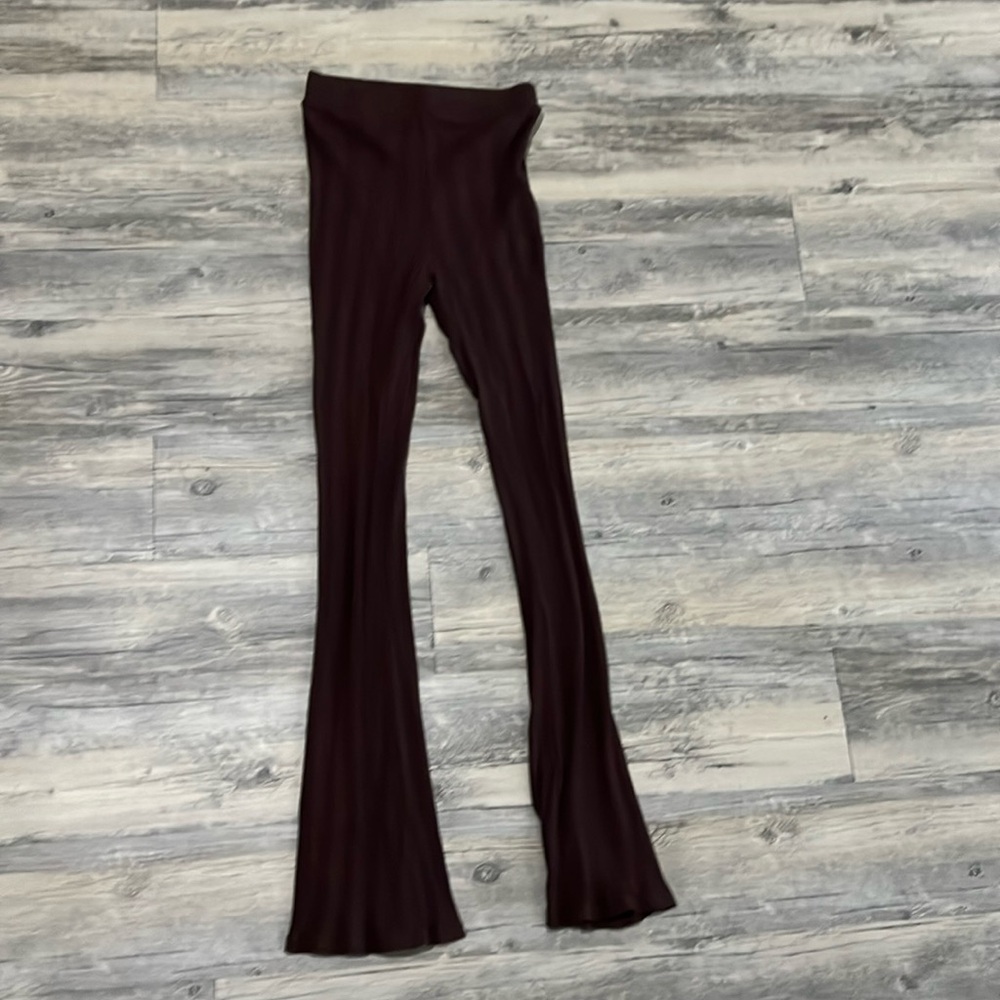 ZARA Ribbed Flare Leggings – Size M